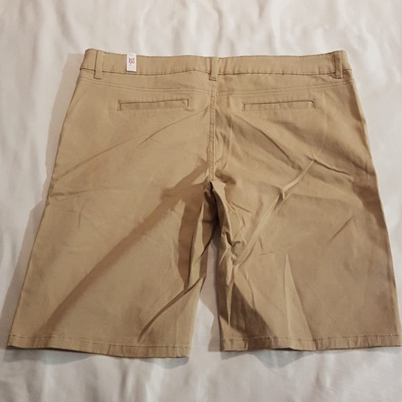 Justice girls NWT uniform shorts size 18 1/2 - Picture 2 of 4